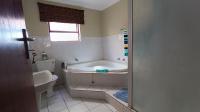 Main Bathroom - 8 square meters of property in Dreyersdal