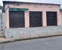 Front View of property in Orange Grove