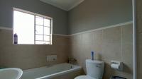 Bathroom 1 - 7 square meters of property in Sagewood