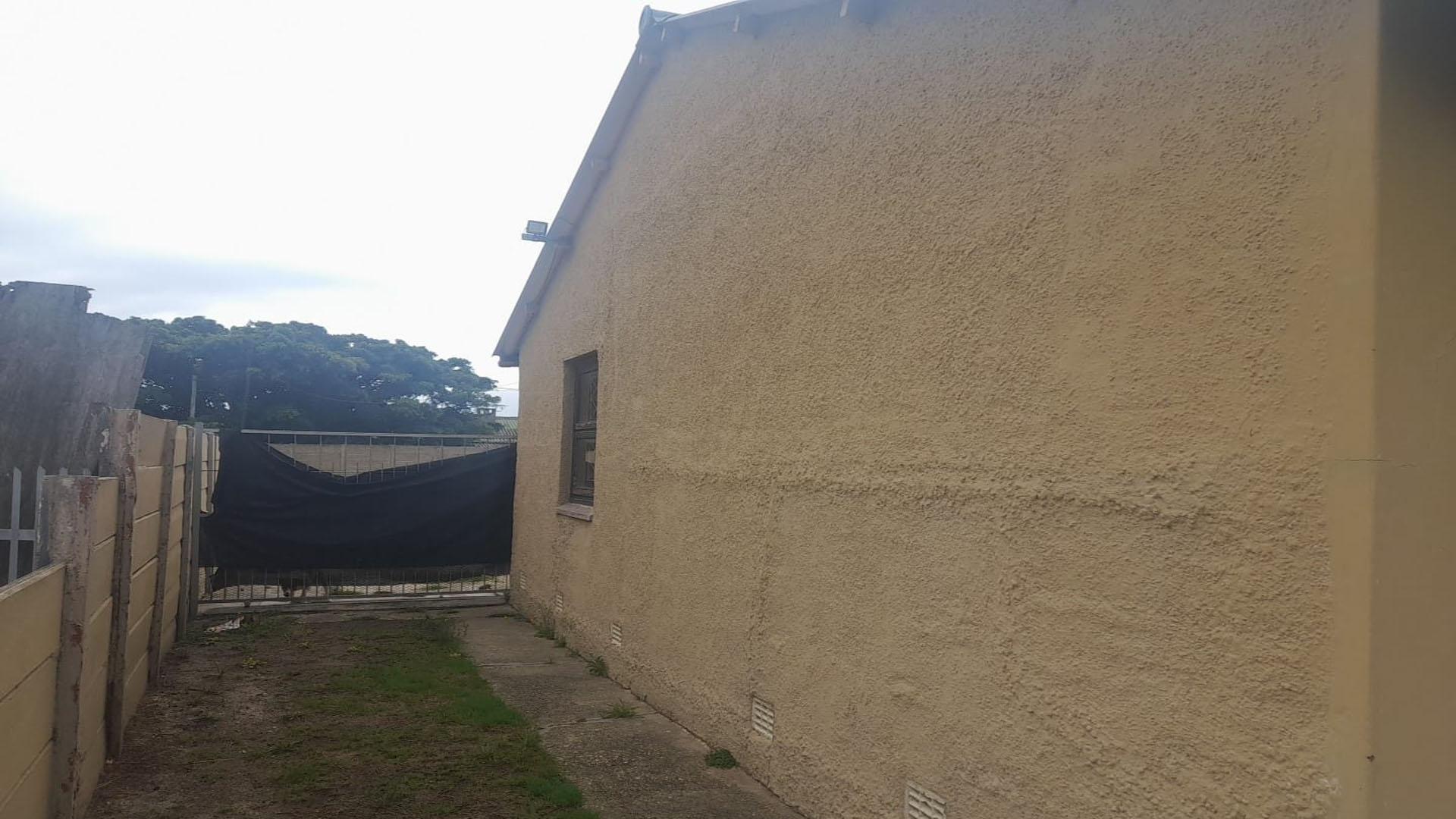 Front View of property in Korsten
