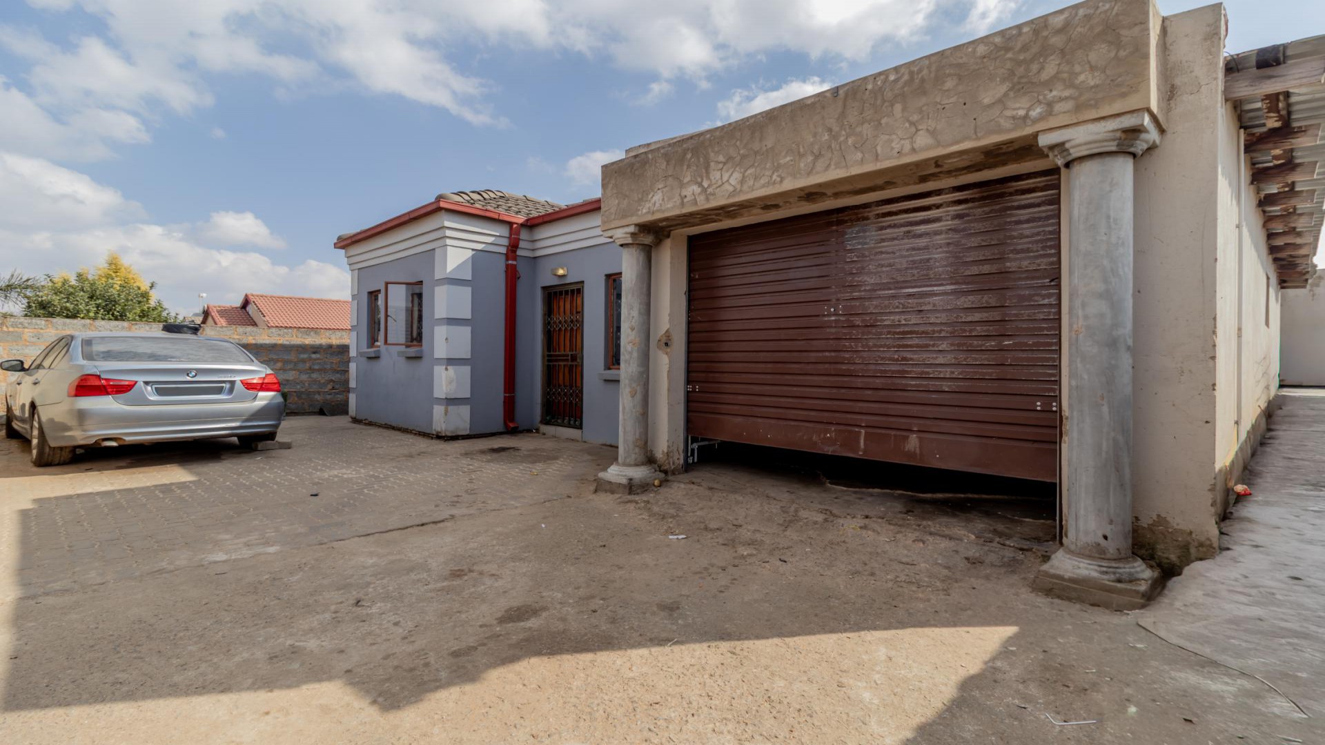 Front View of property in Alliance