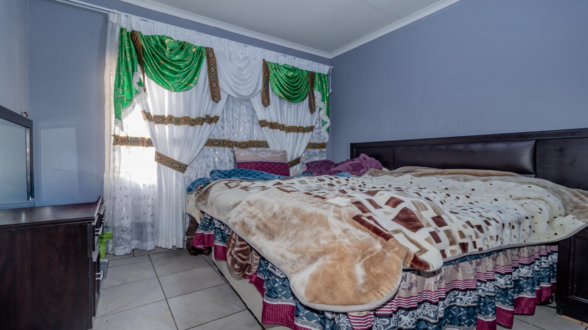 Bed Room 1 of property in Alliance