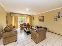 Lounges - 33 square meters of property in Cosmo City