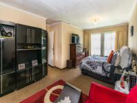Main Bedroom - 27 square meters of property in Cosmo City