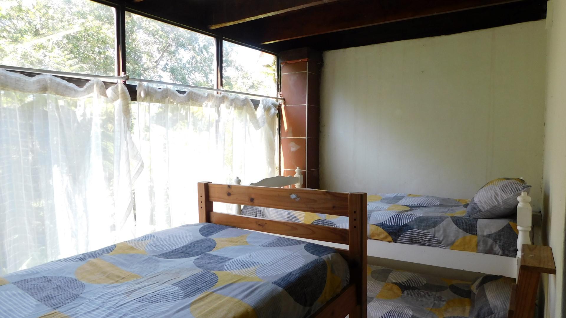 Bed Room 1 - 12 square meters of property in St Micheals on Sea