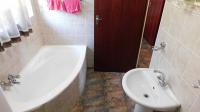 Bathroom 1 - 6 square meters of property in St Micheals on Sea