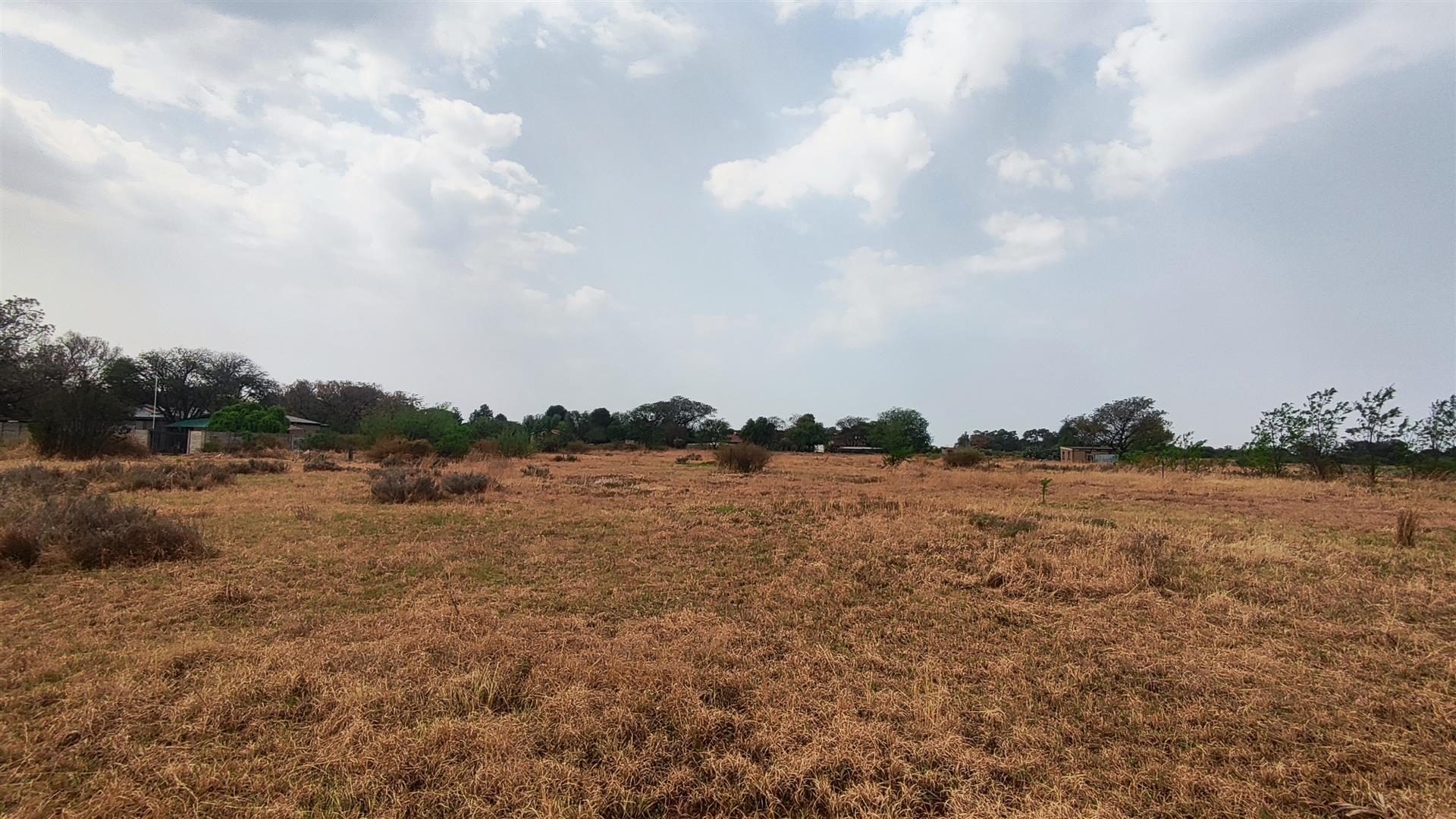 Front View of property in Roodia