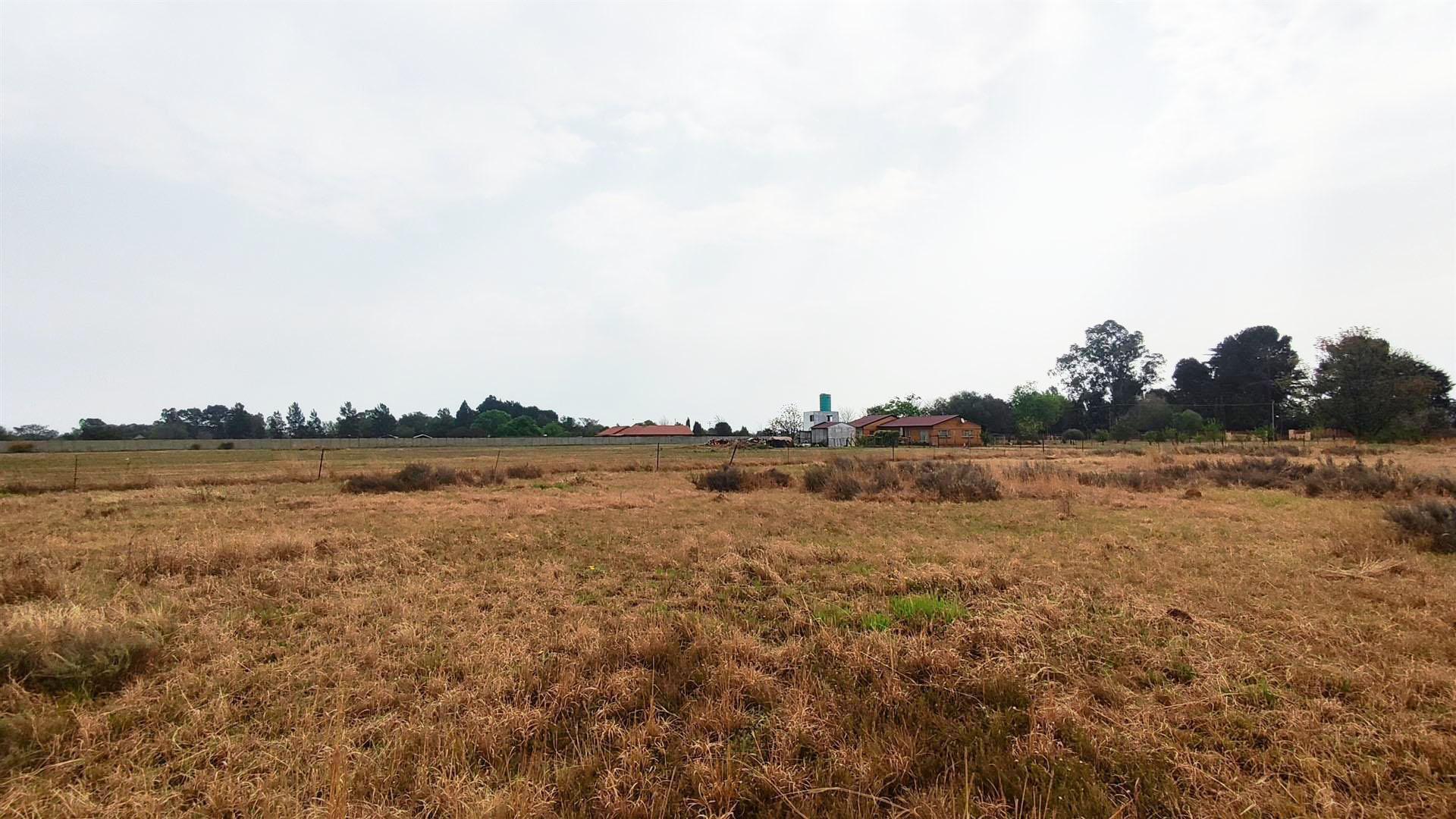 Front View of property in Roodia