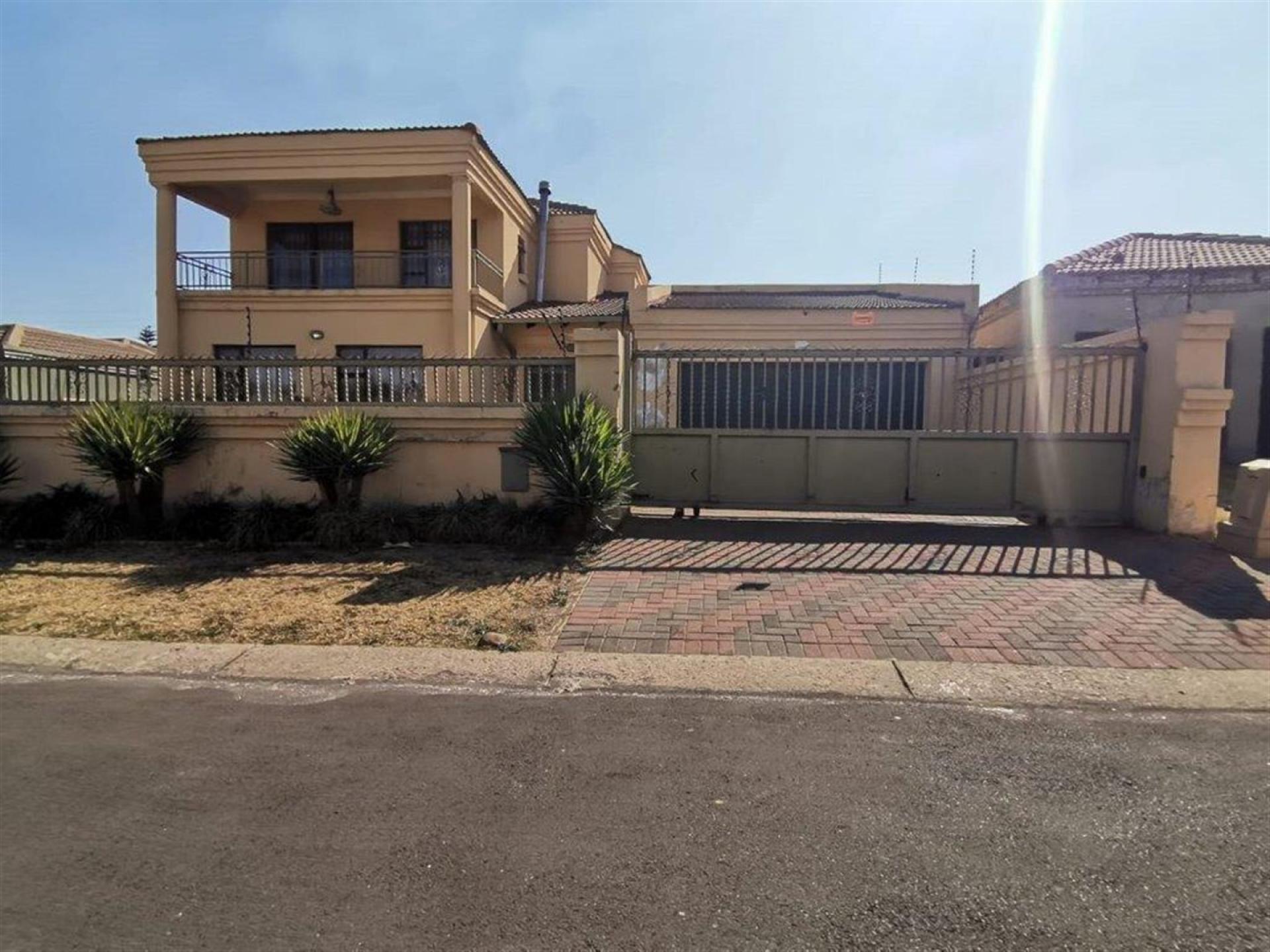 Front View of property in Liefde en Vrede