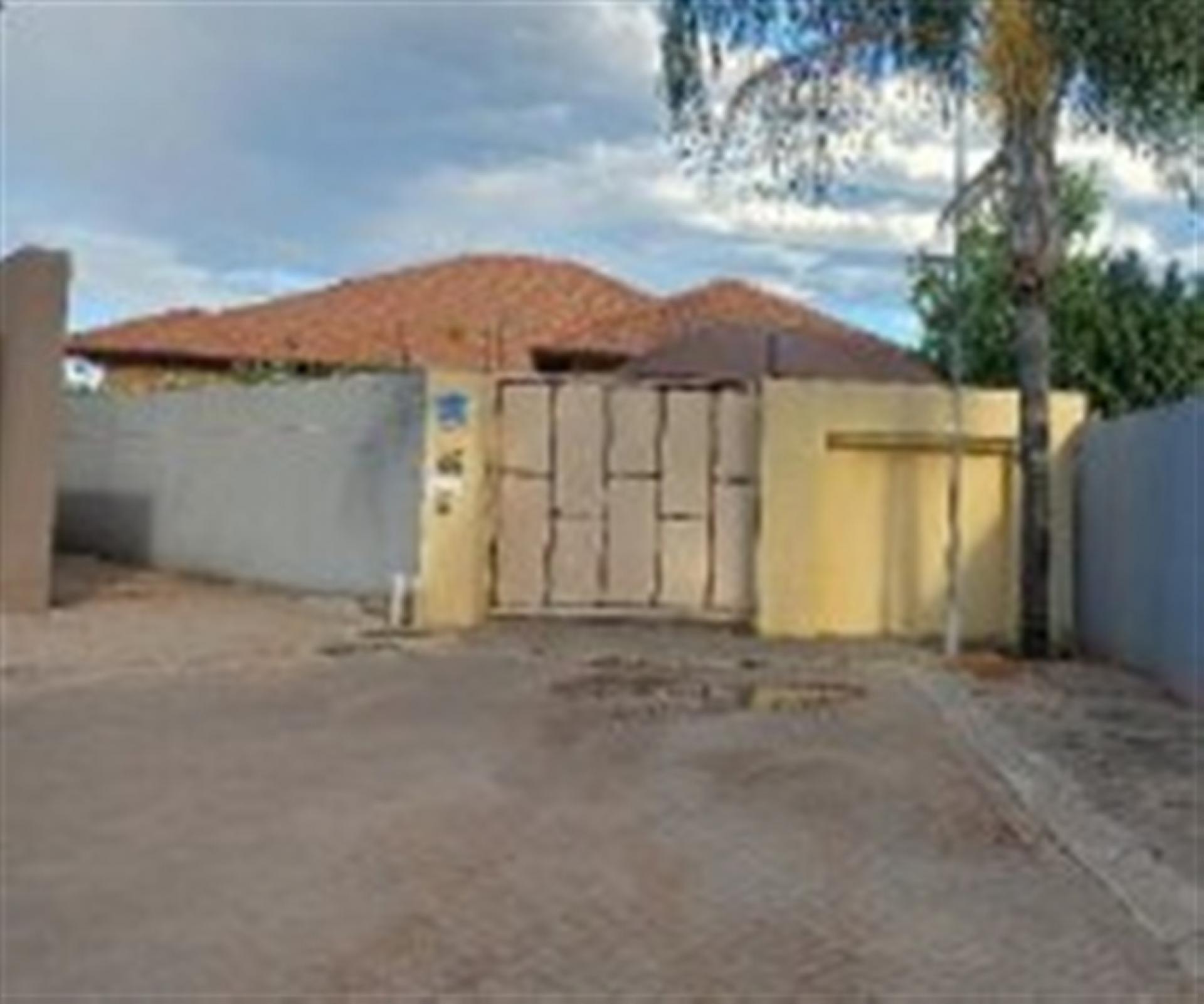 Front View of property in Kimberley