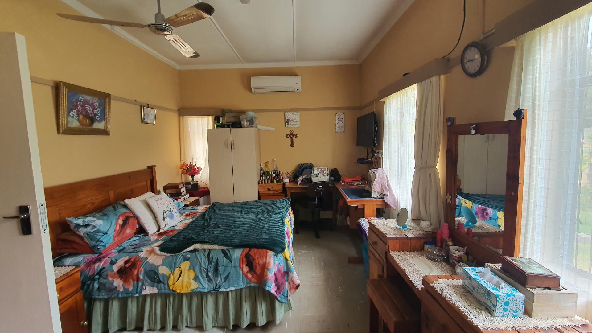 Bed Room 2 of property in Hennenman