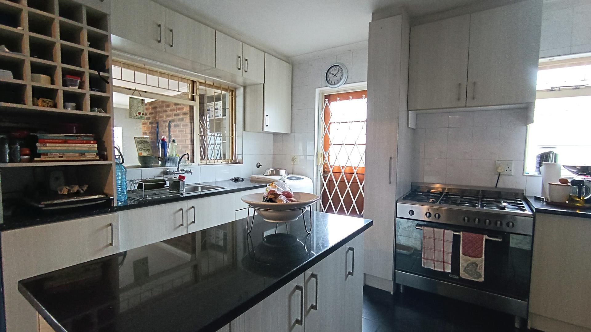 Kitchen - 12 square meters of property in Meyerhof