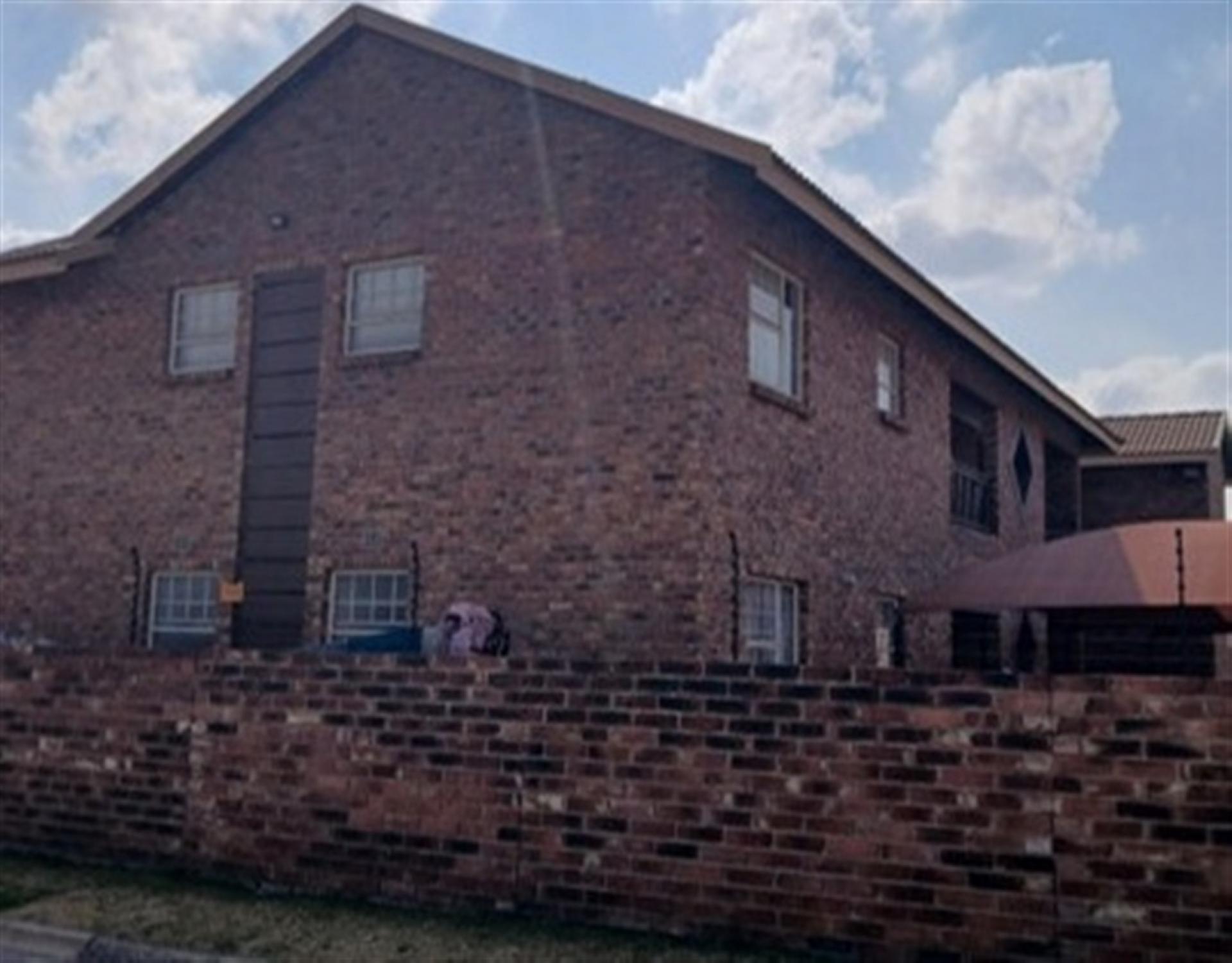 Front View of property in Crystal Park