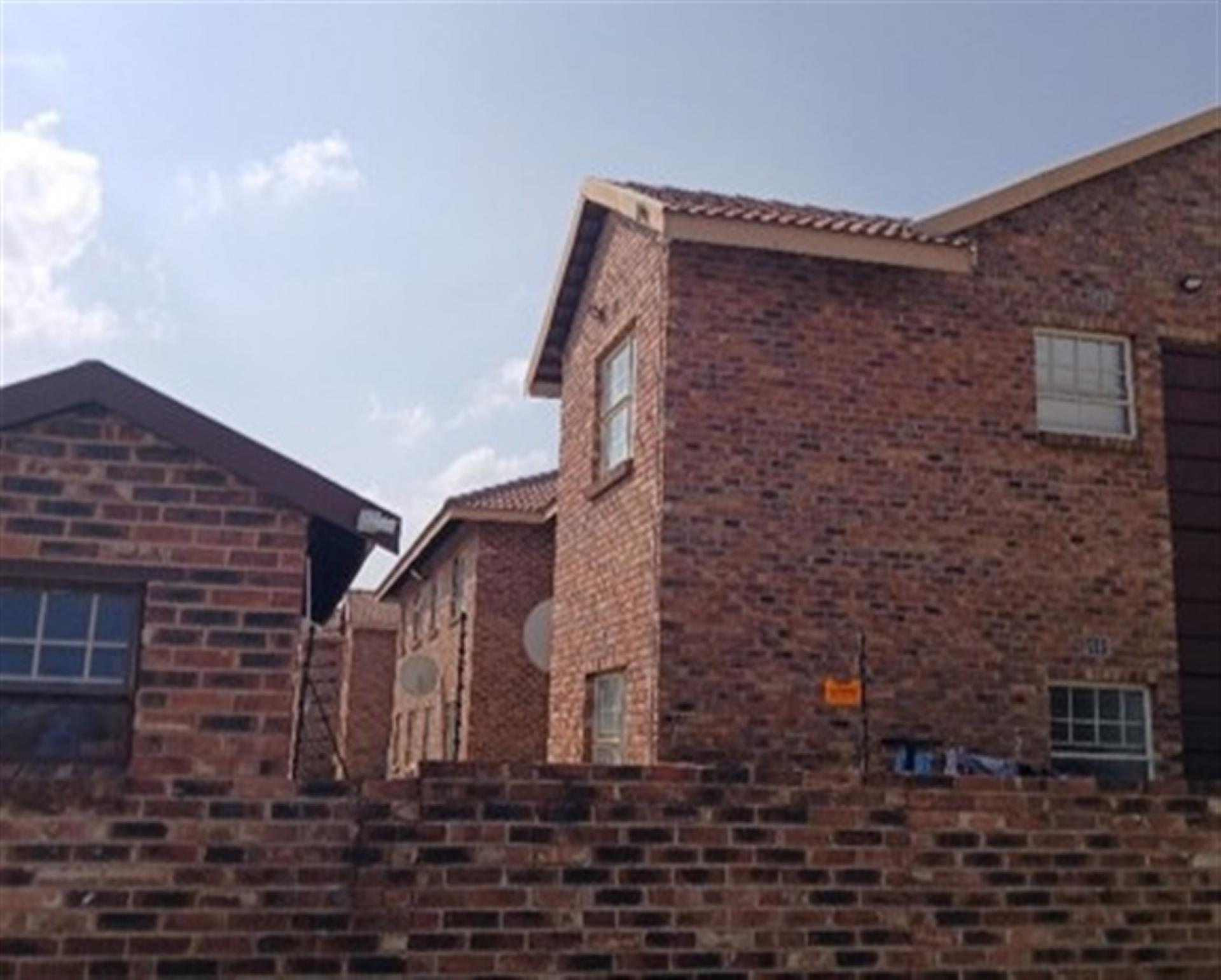 Front View of property in Crystal Park