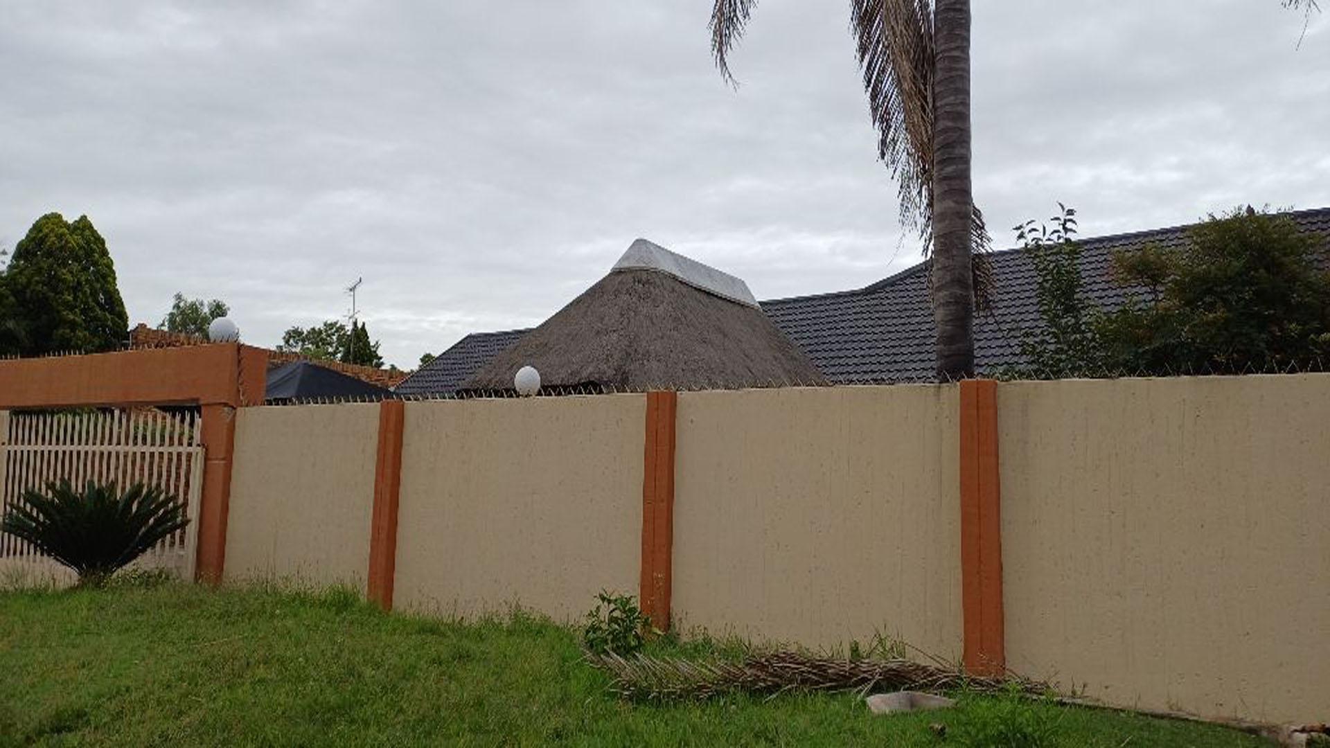 Front View of property in Vanderbijlpark