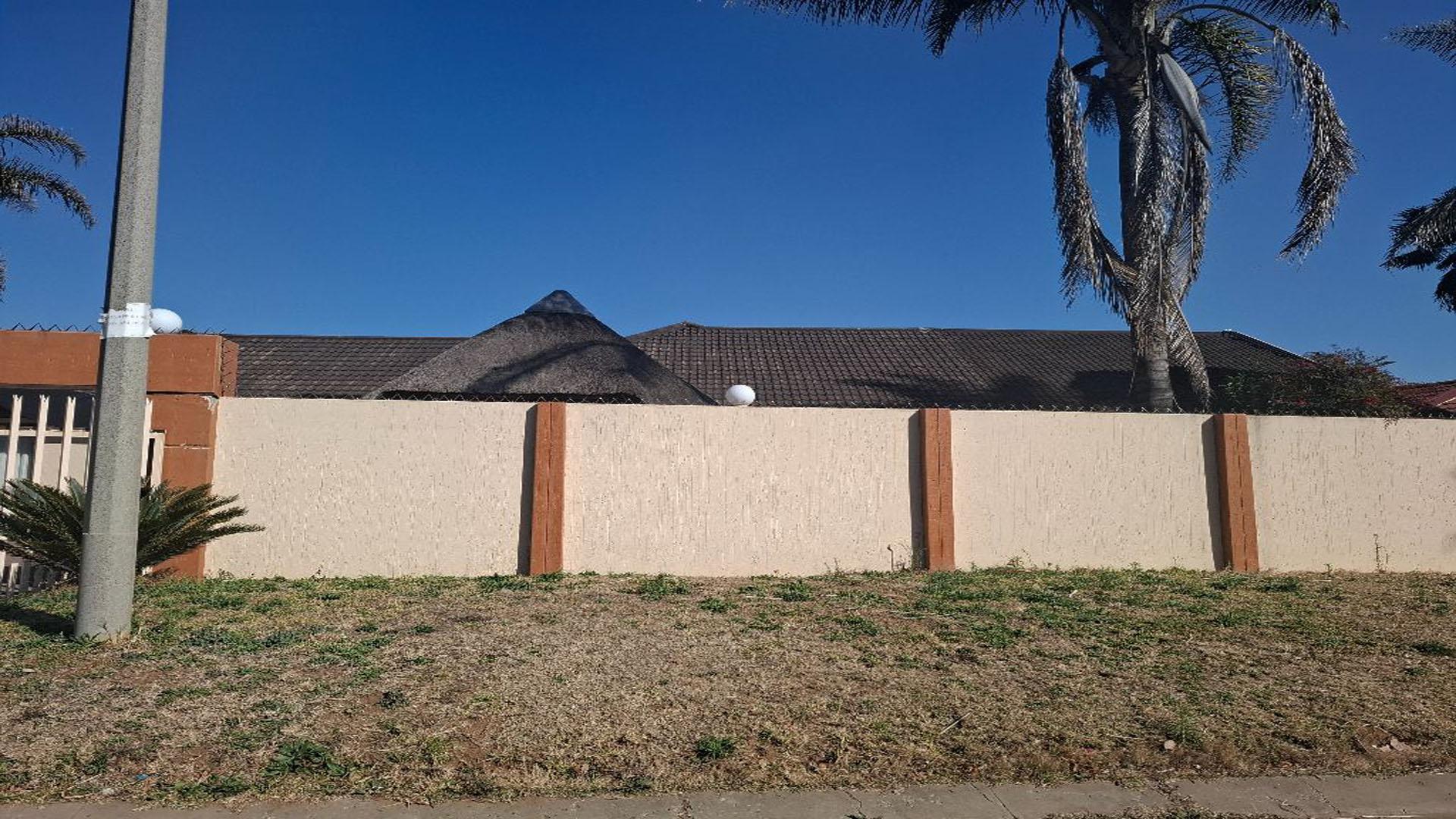 Front View of property in Vanderbijlpark