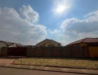 Front View of property in Dawn Park