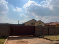 Front View of property in Dawn Park