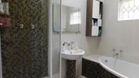 Bathroom 1 - 5 square meters of property in Bulwer (Dbn)