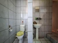 Main Bathroom of property in Dennesig