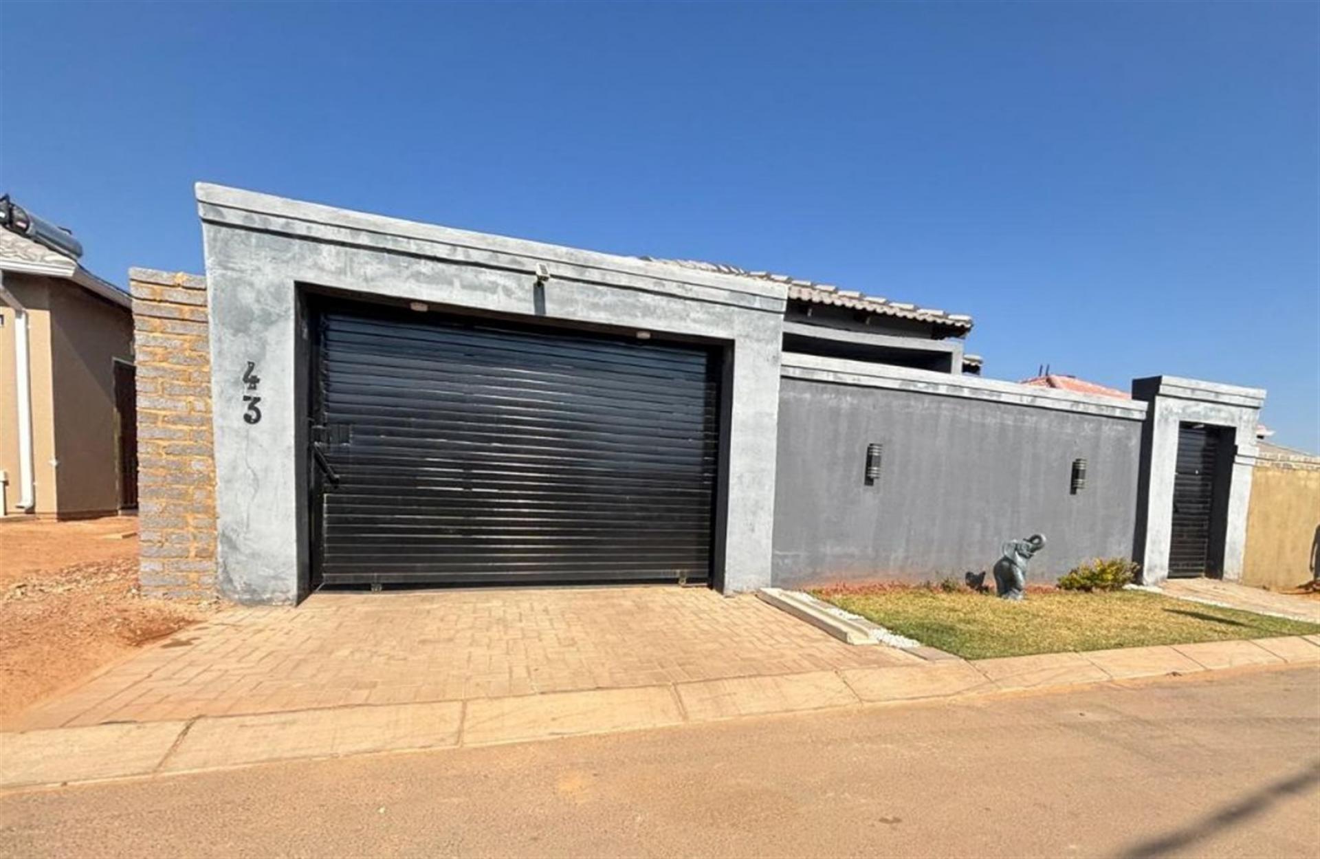 Front View of property in Lehae