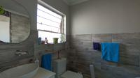 Main Bathroom - 5 square meters of property in Bromhof