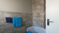 Main Bathroom - 5 square meters of property in Bromhof