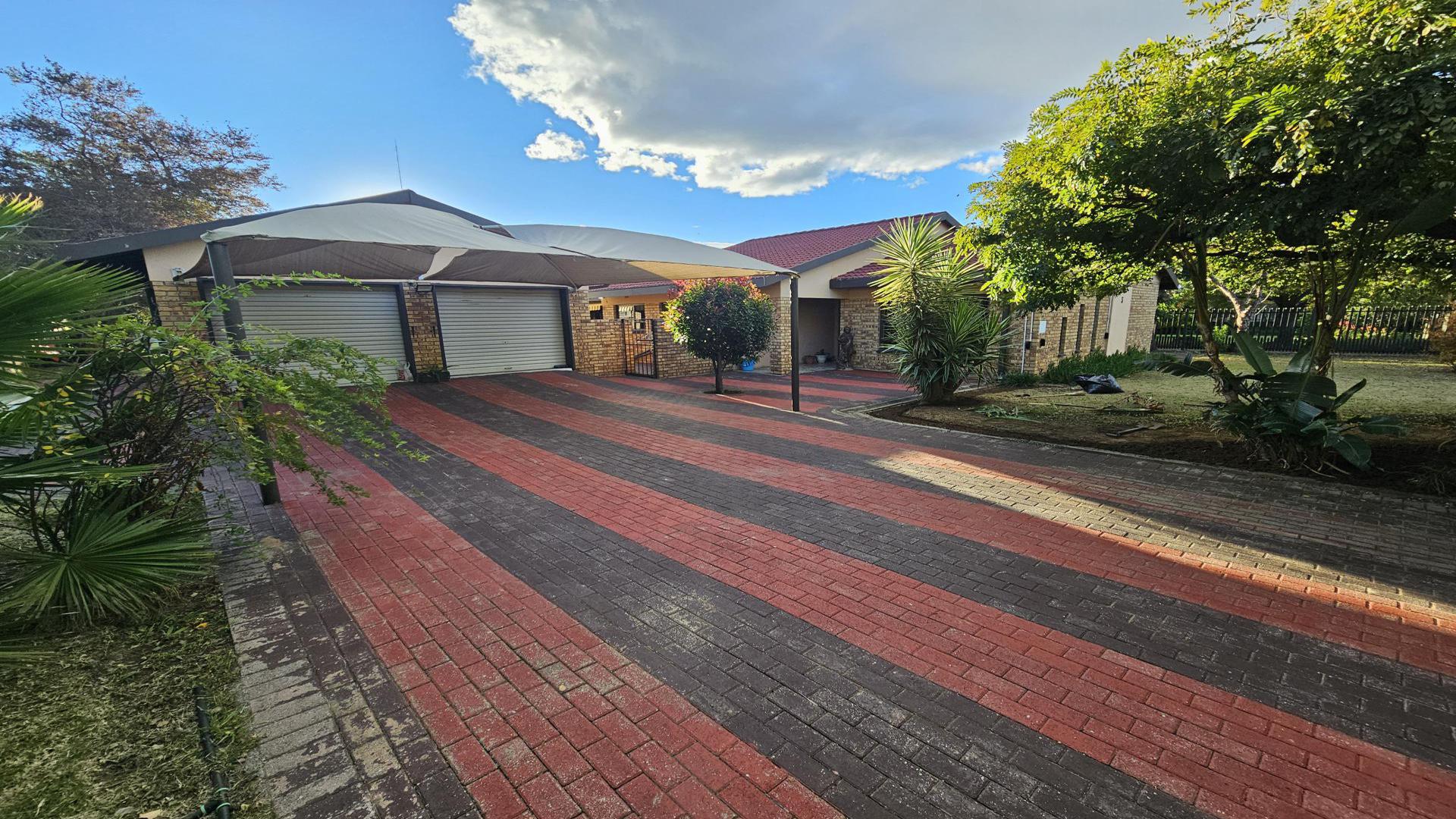Front View of property in Riebeeckstad