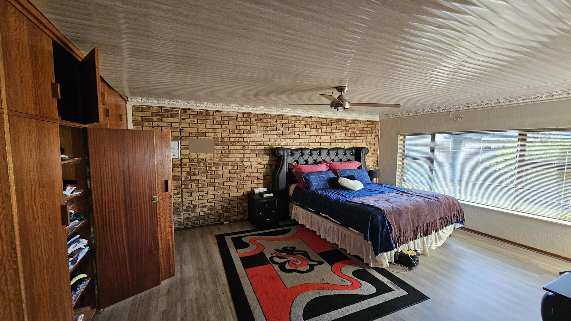 Bed Room 1 of property in Riebeeckstad