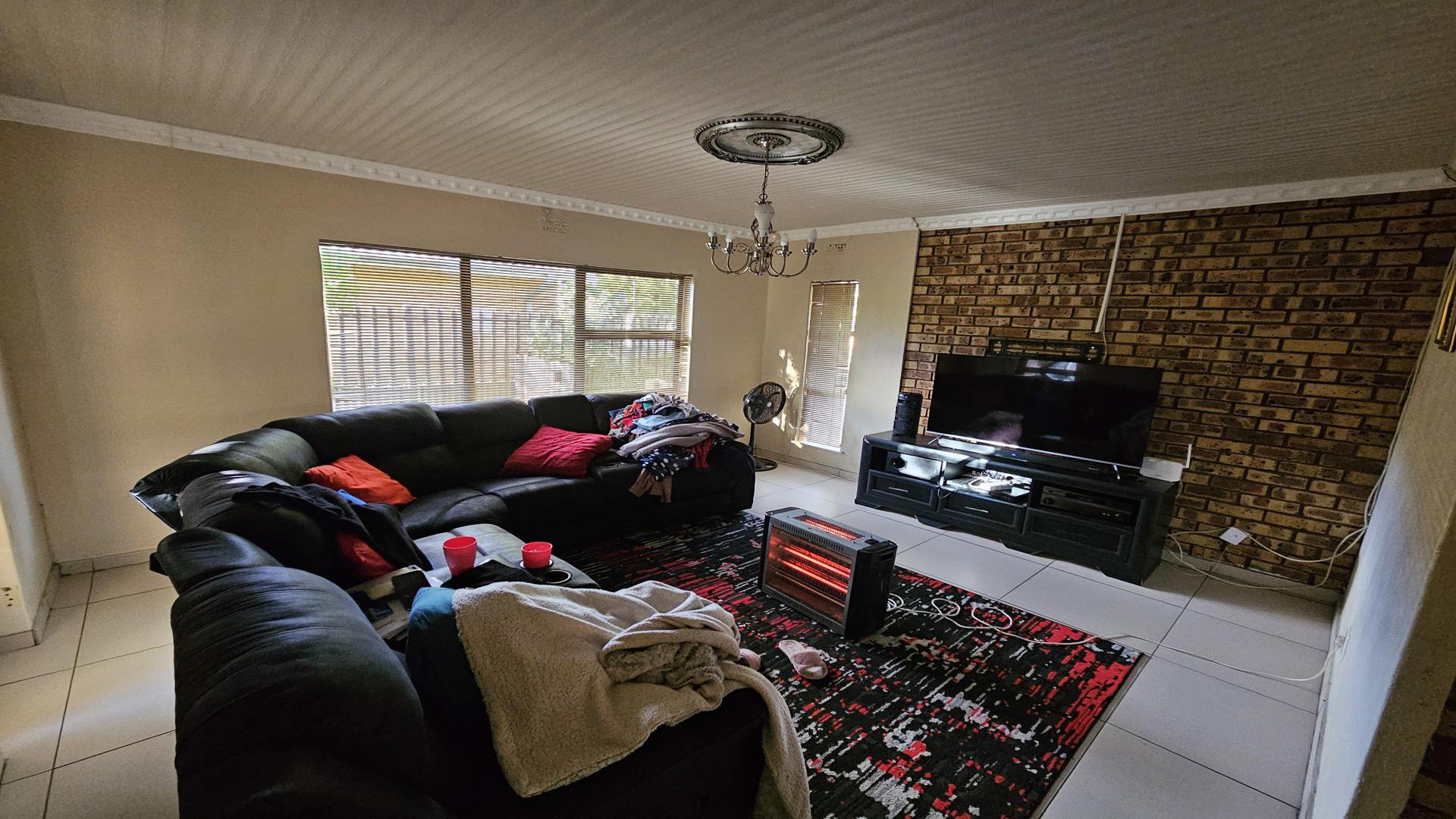 Lounges of property in Riebeeckstad
