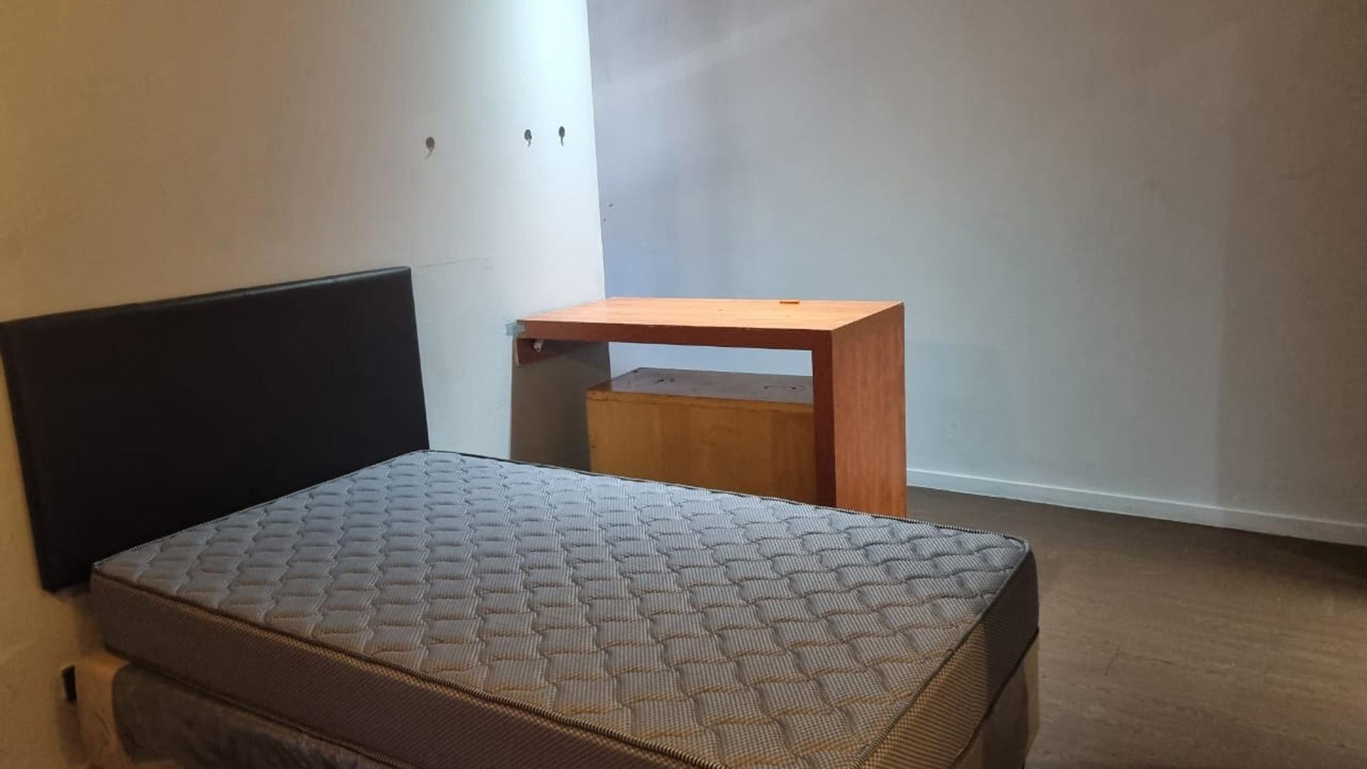 Bed Room 1 of property in Braamfontein