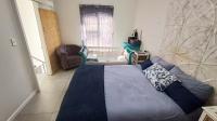 Main Bedroom - 17 square meters of property in Kraaifontein