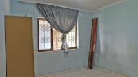 Bed Room 1 - 11 square meters of property in Lovu