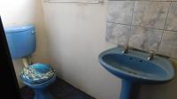 Main Bathroom - 4 square meters of property in Lovu
