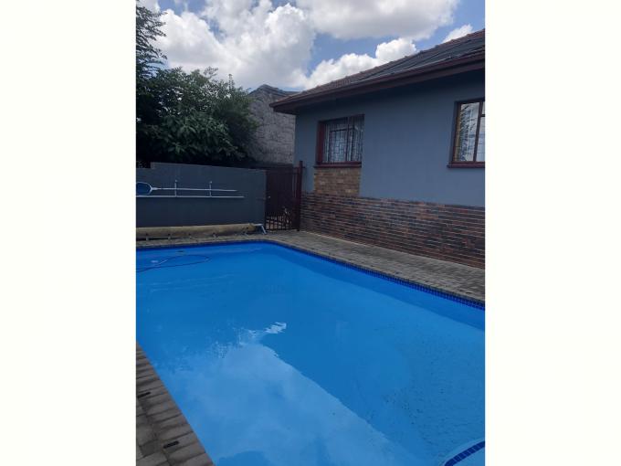 4 Bedroom House for Sale For Sale in Florida Lake - MR615204