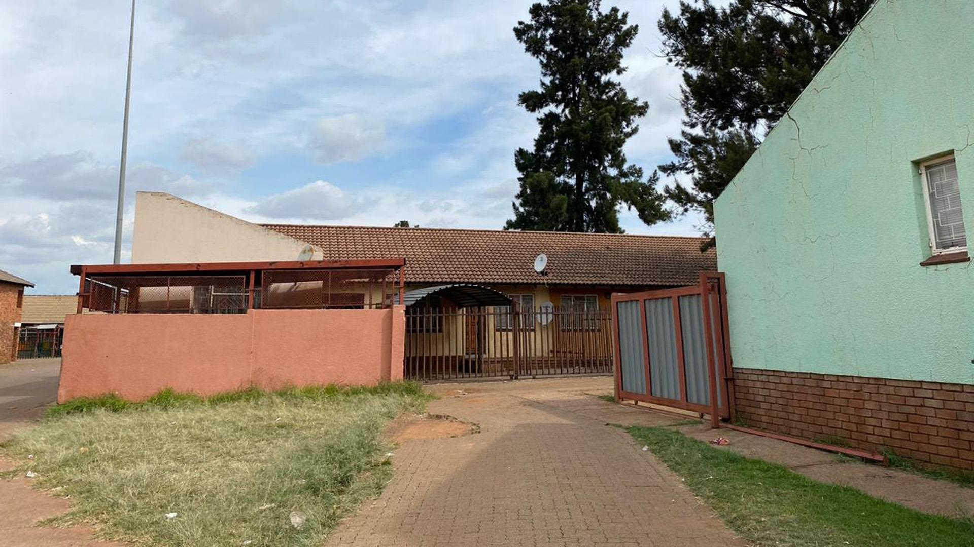 SA Home Loans Sell Assist 2 Bedroom Sectional Title for Sale
