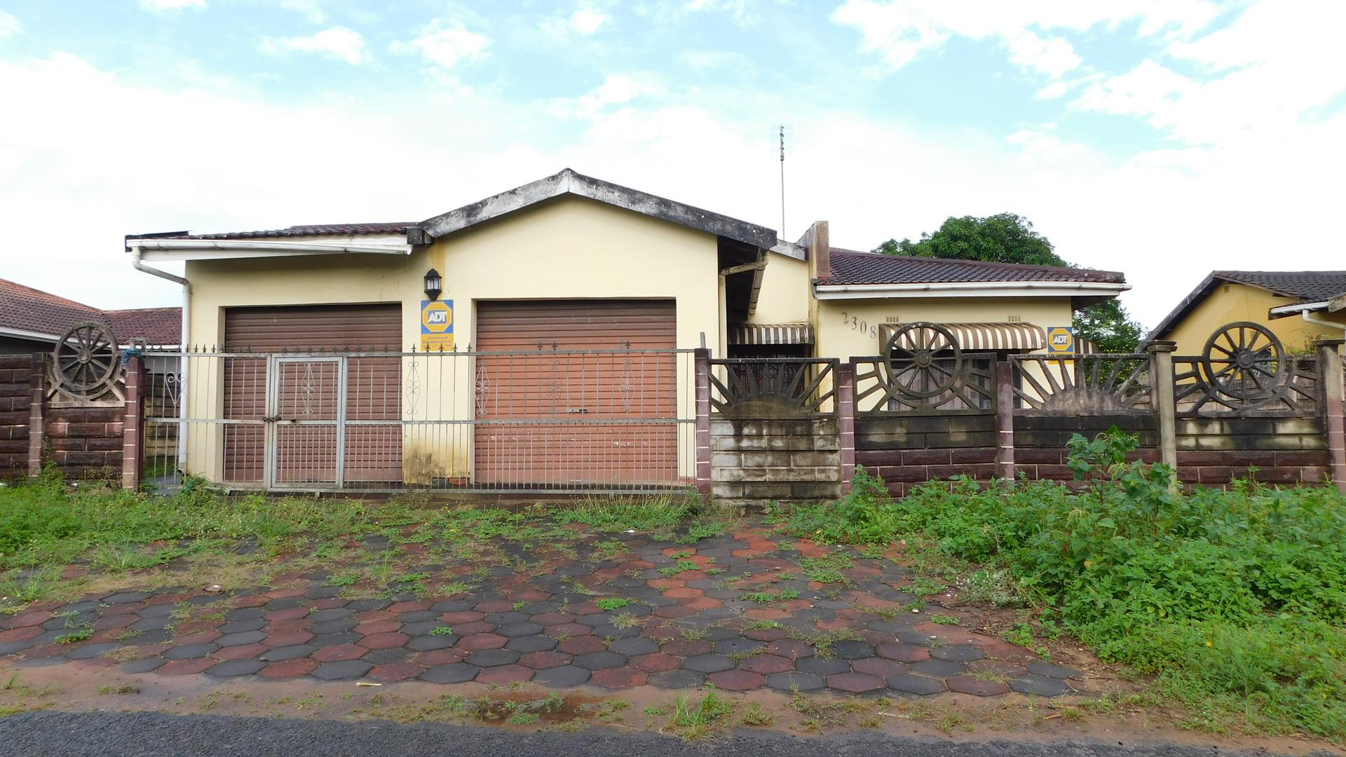 Front View of property in Esikhawini