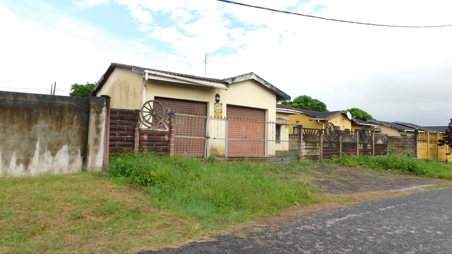 Front View of property in Esikhawini