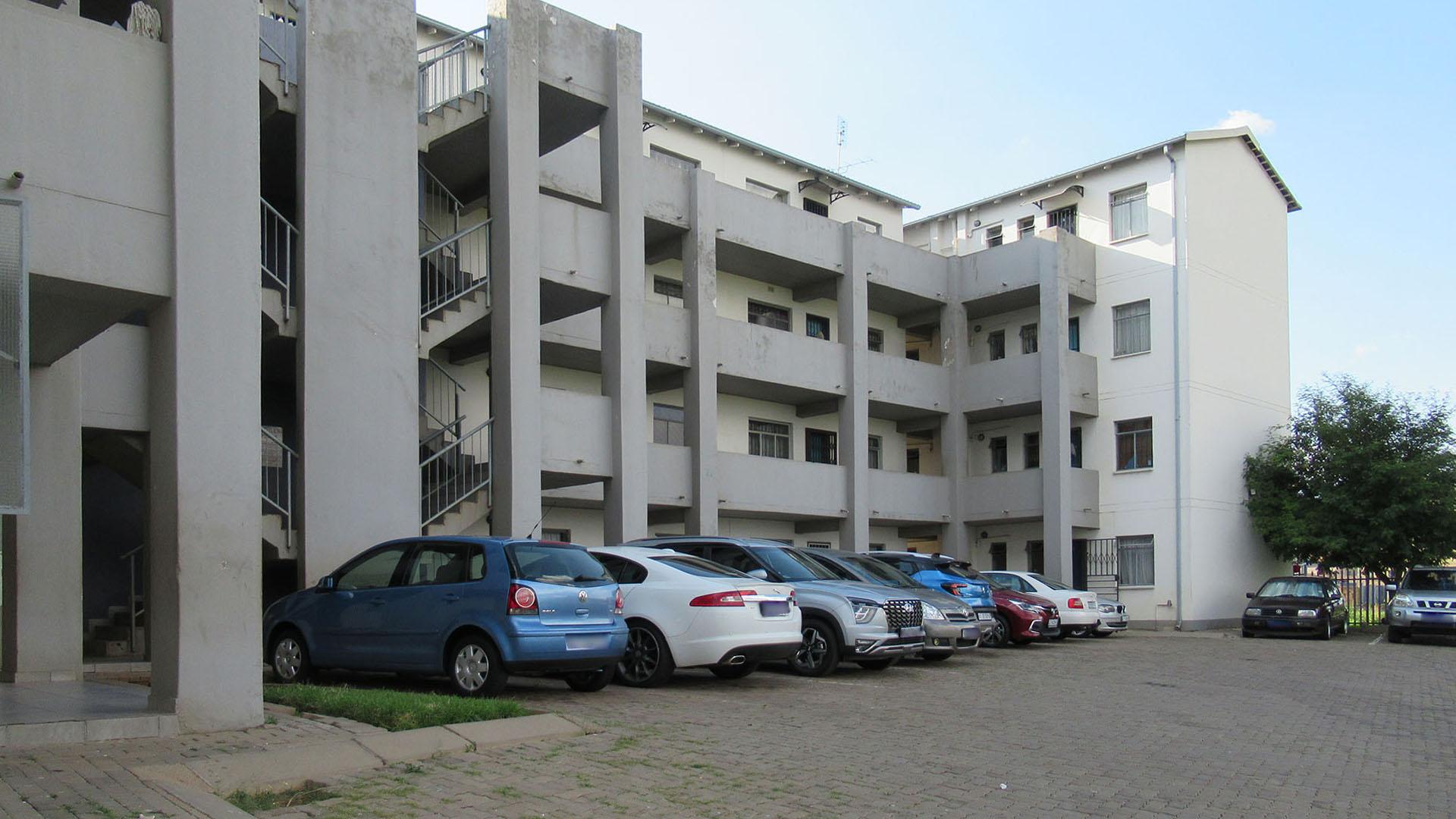 Front View of property in Fleurhof