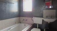 Bathroom 1 - 4 square meters of property in Fleurhof