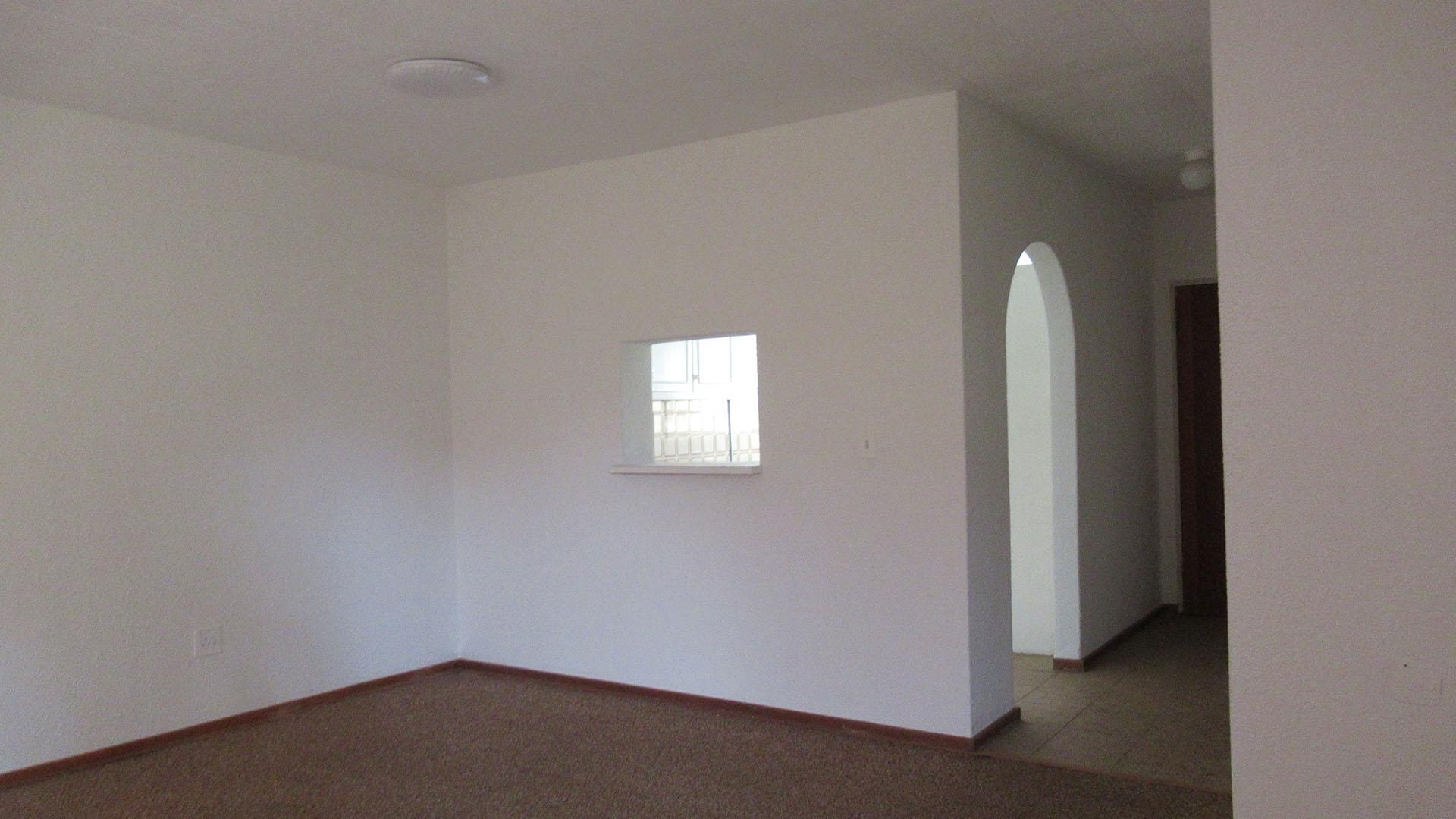 Lounges - 28 square meters of property in Greenhills