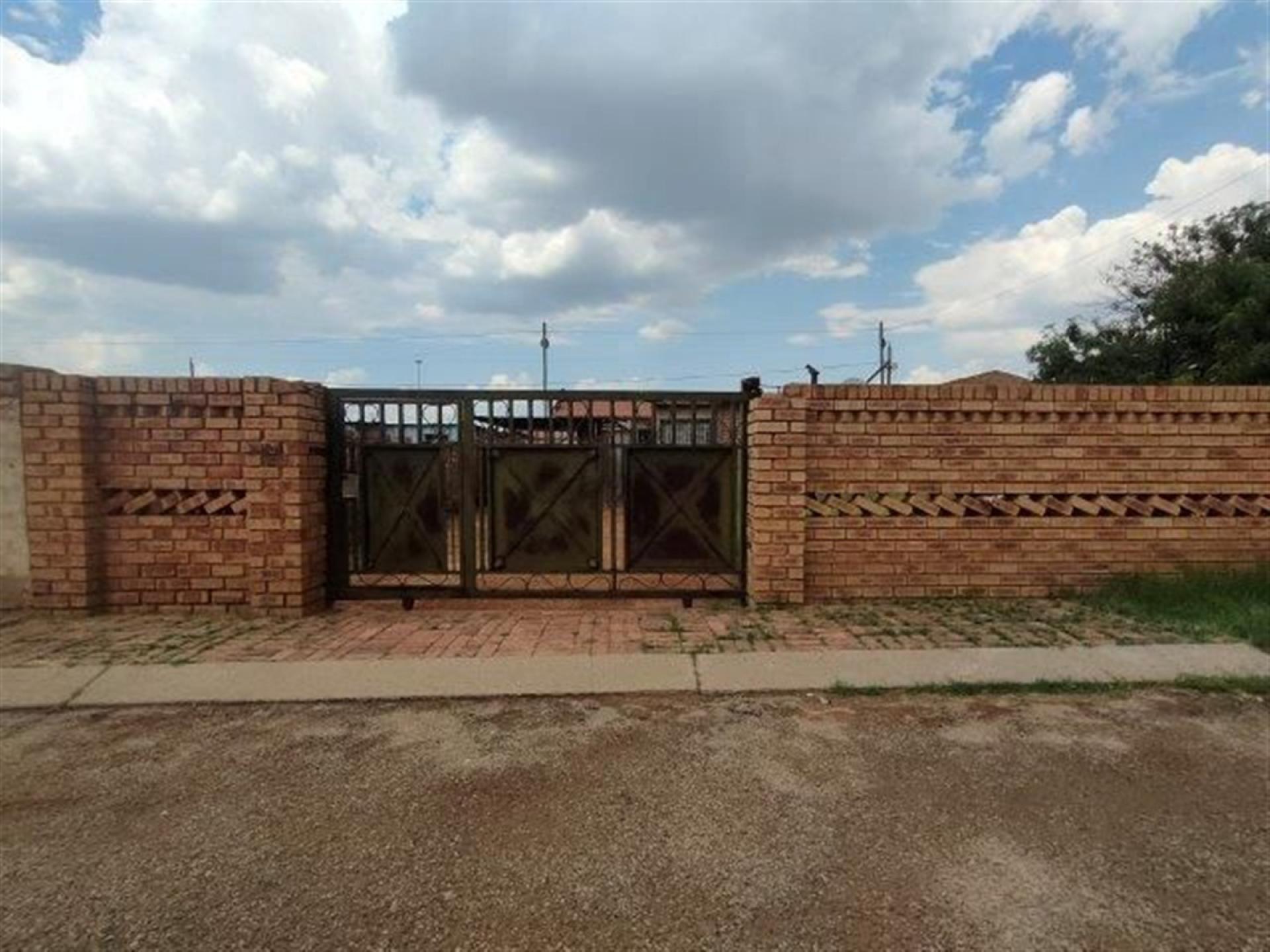 Front View of property in Etwatwa