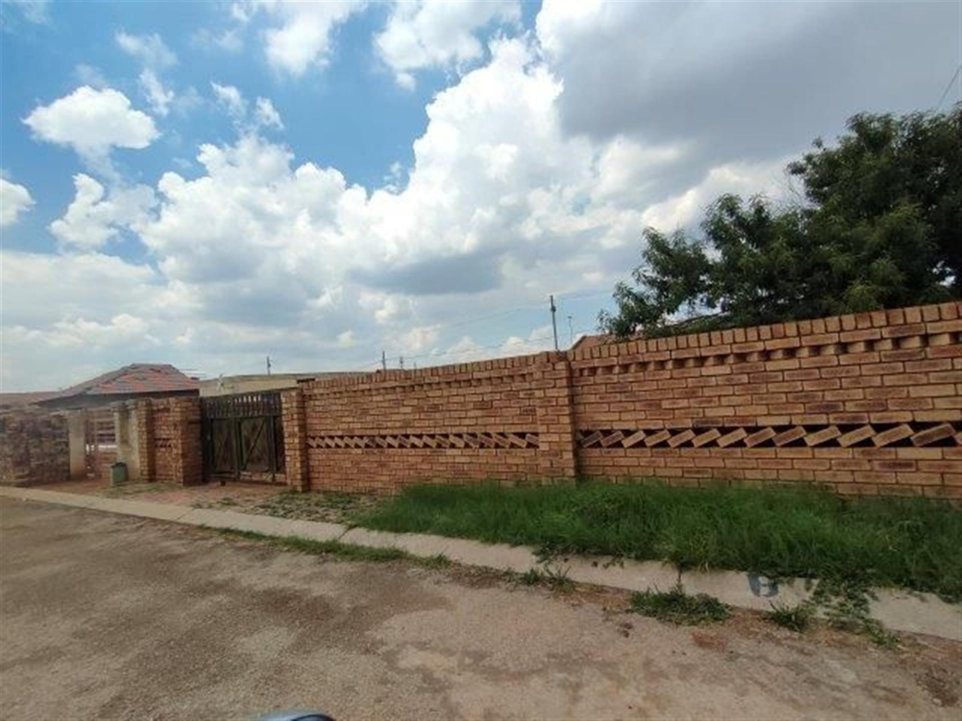 Front View of property in Etwatwa