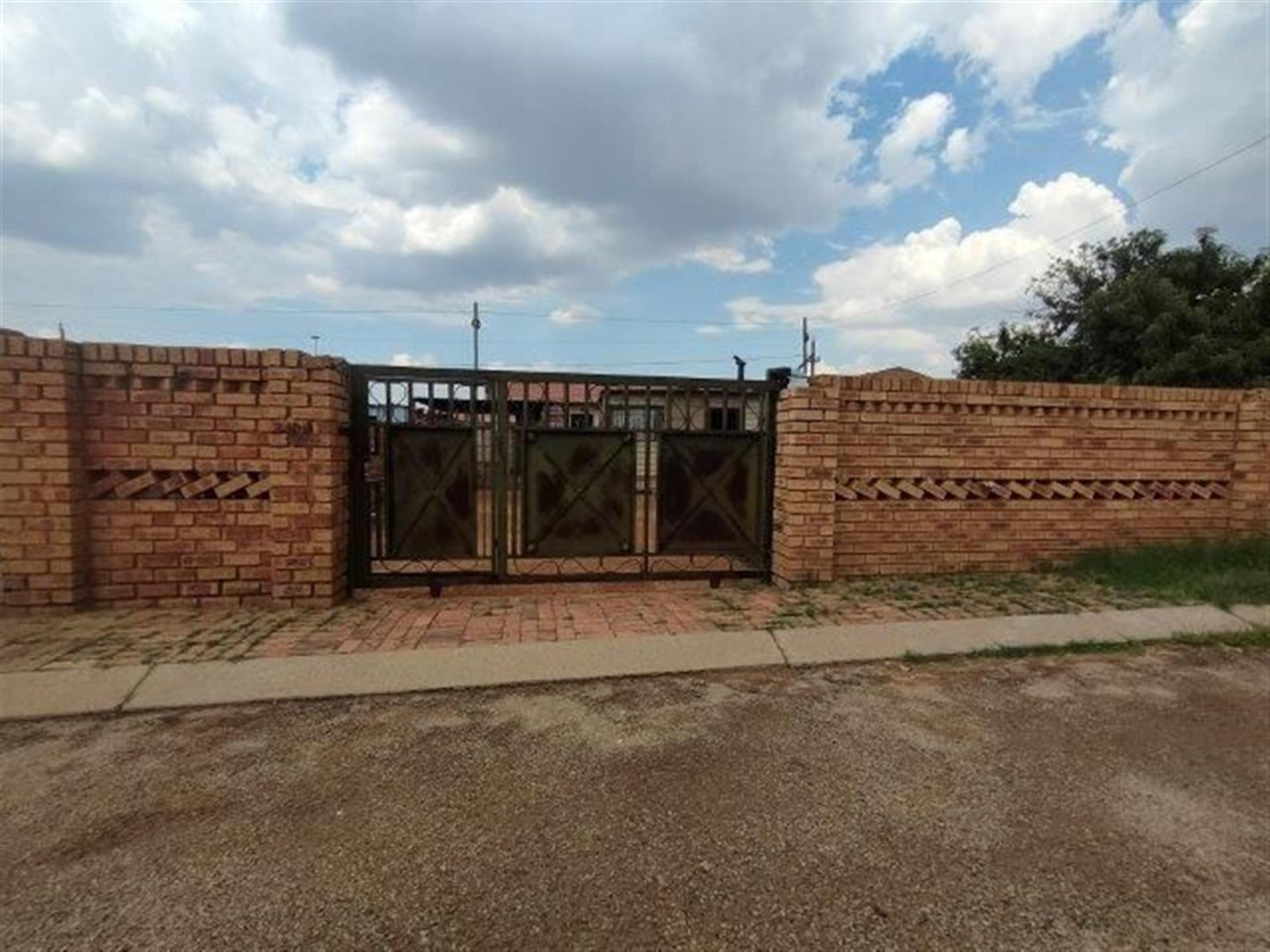 Front View of property in Etwatwa