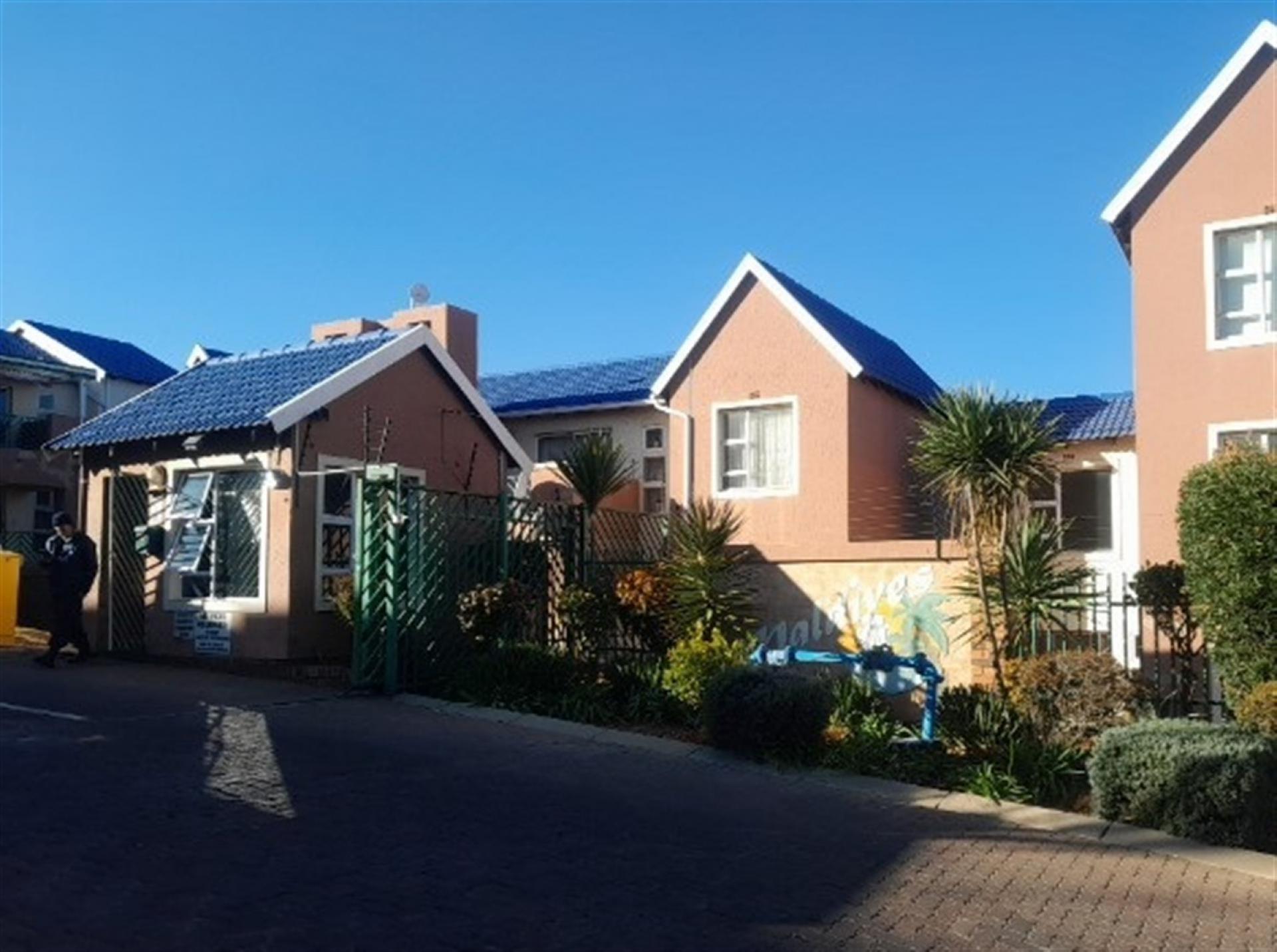 Front View of property in Winchester Hills