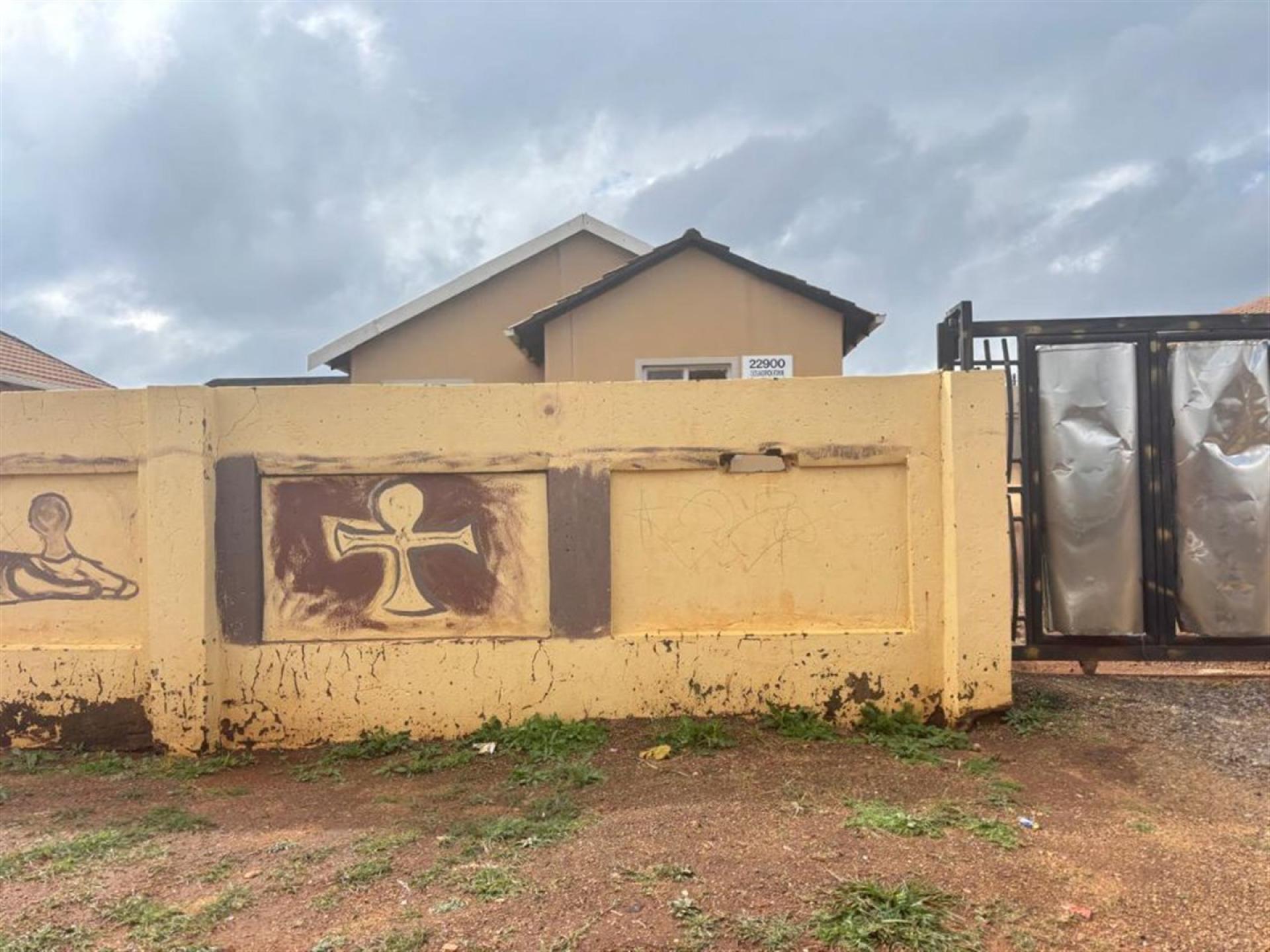 Front View of property in Protea Glen
