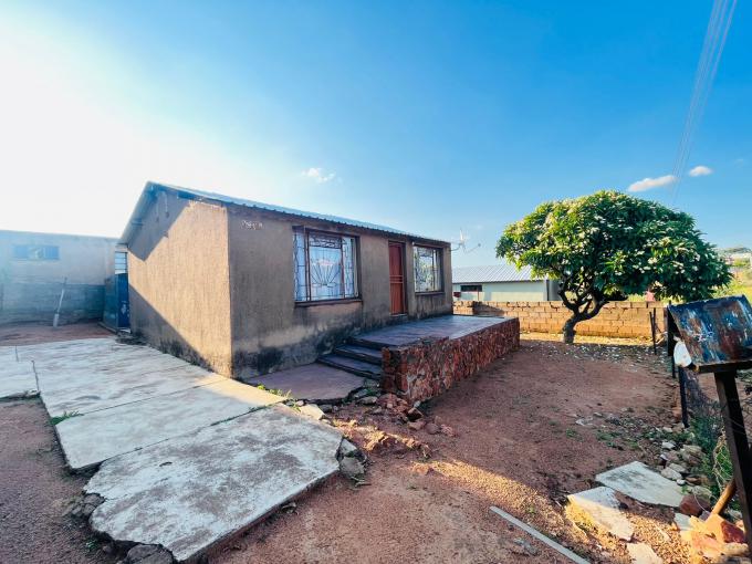 2 Bedroom House for Sale For Sale in Soshanguve - MR615737