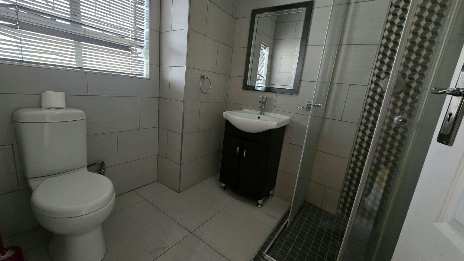 Bathroom 1 of property in Potchefstroom