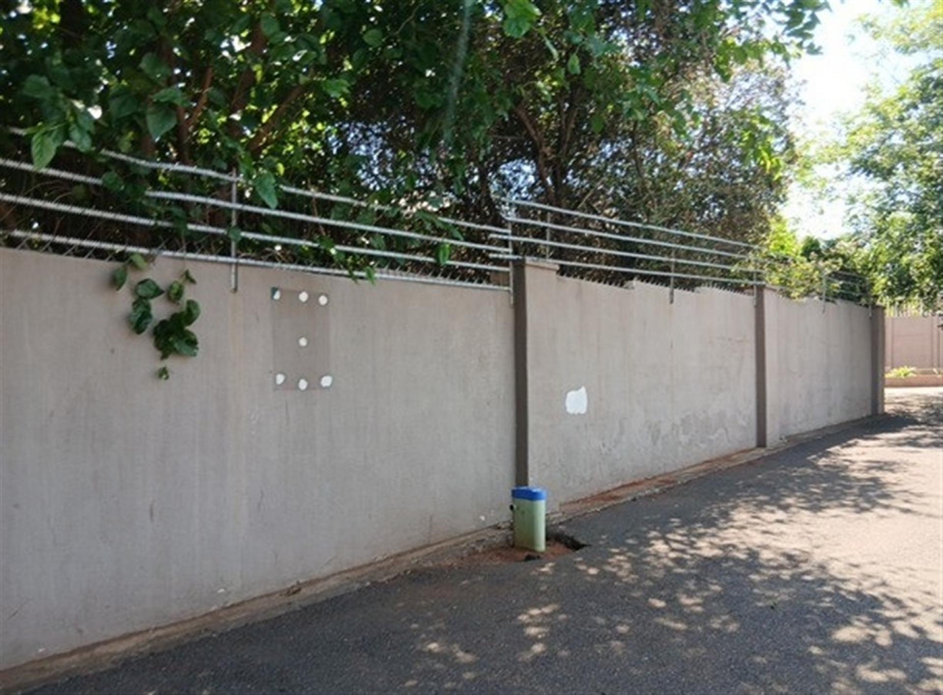 Front View of property in Primrose