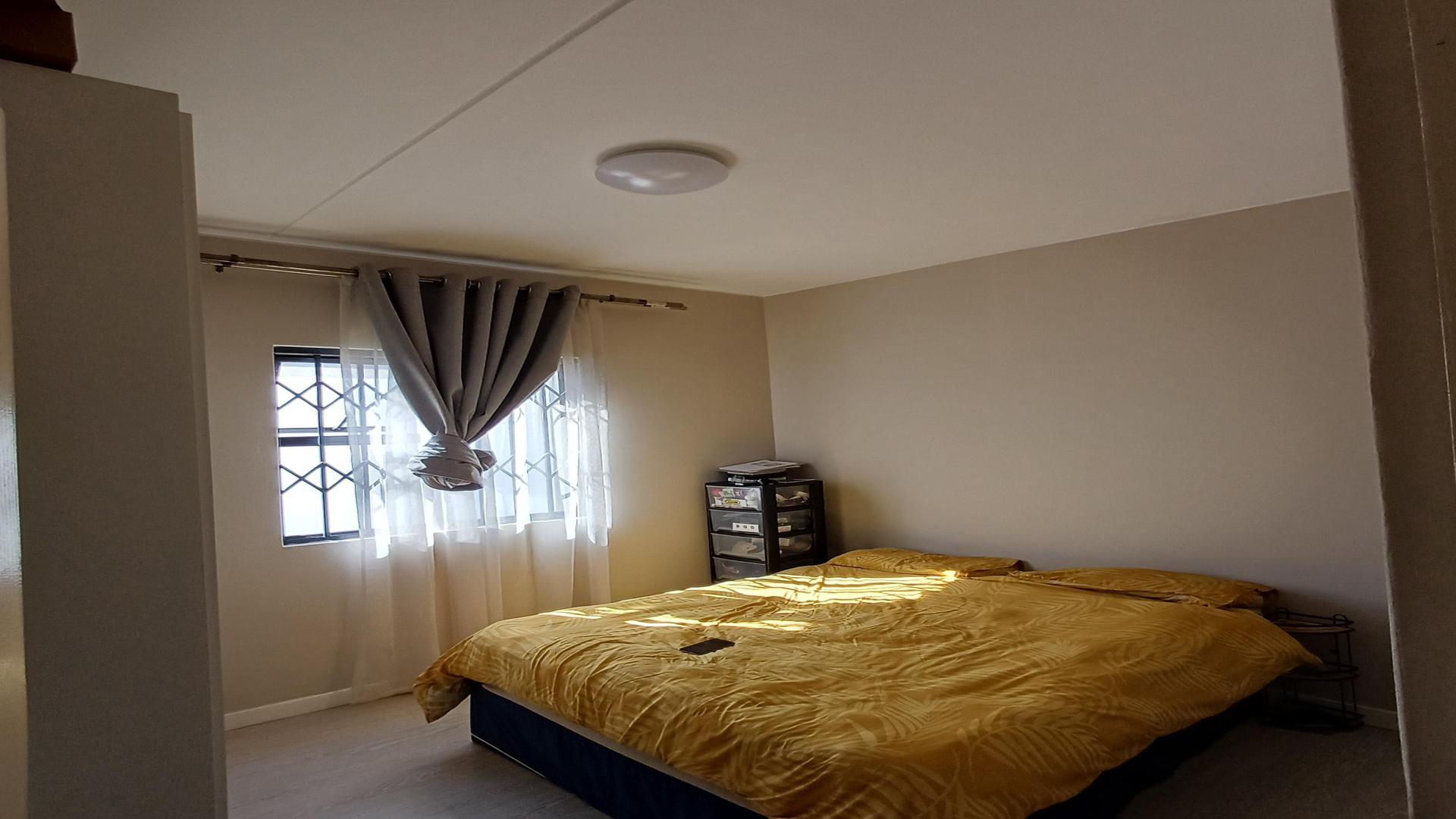 Bed Room 1 of property in Pomona